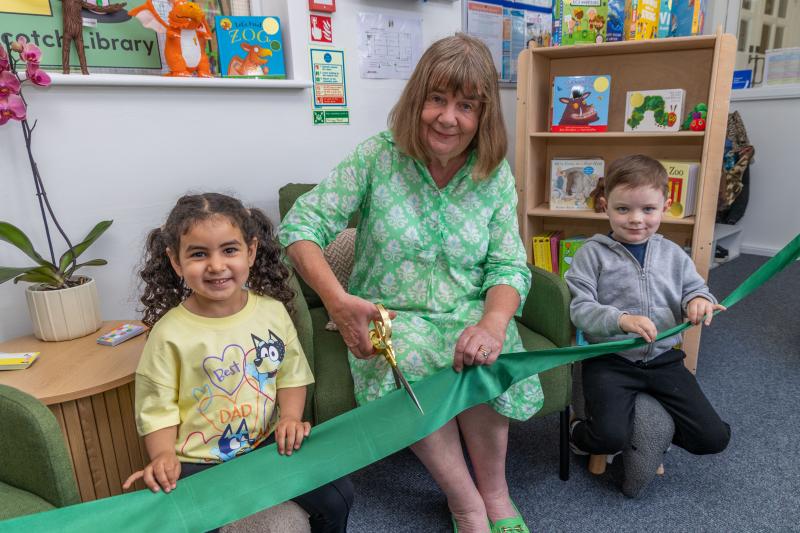 Dame Julia Donadson opening Hopscotch Nurseries library 1 BRIGHTON PICTURES